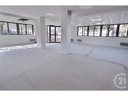 vente locaux professionnels à les lilas (93260)  1 300 000 €