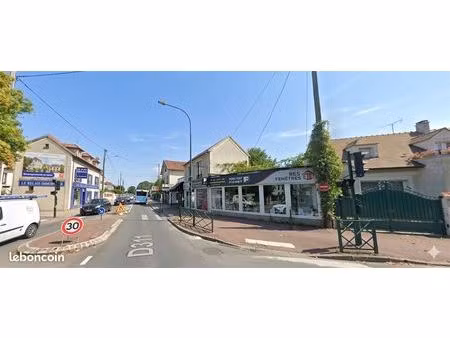boutique 81 m² chatou