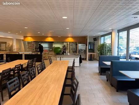 restaurant événementiel 550 m² + terrasse paysagée 120 m²– poissy technoparc