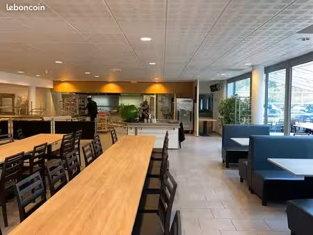 restaurant + terrasse paysagée 120 m²– poissy technoparc