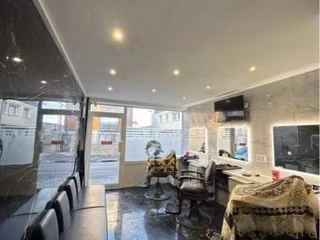 local disponible pour salon de coiffure barbier barbershop
