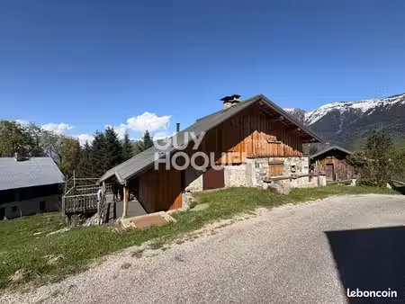 maison 5 pièces 104 m²