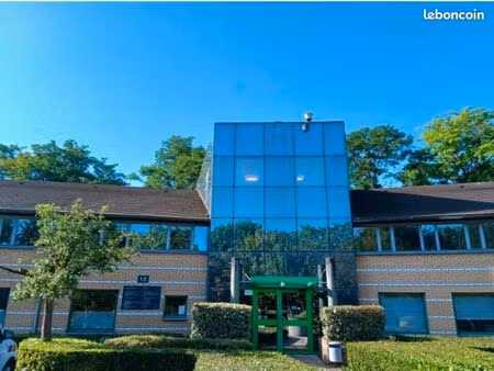 bureaux 245 m² champs-sur-marne