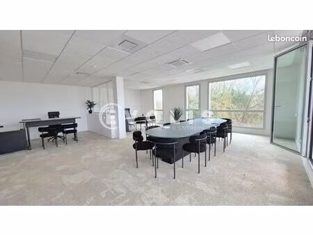 bureau 127 m²