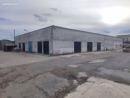 trilport entrepot de 90m2 et 30m2