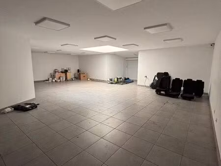 garage / box 100 m² st hippolyte