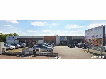 local commercial 555 m² brie-comte-robert