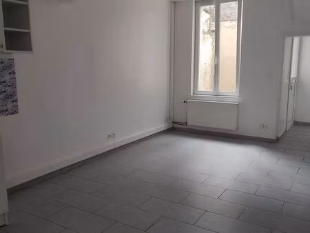 maison a loué 2 chambres