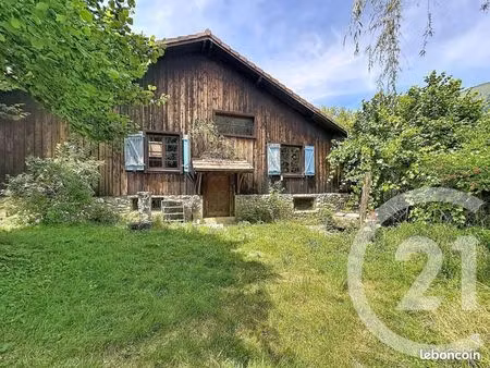 chalet 8 pièces 135 m²
