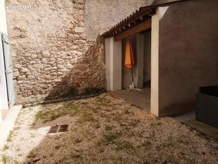 location maison de village