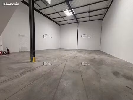 local d'activité 521 m²