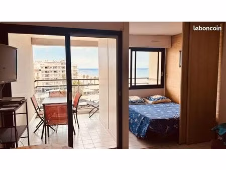 studio cabine meublé résidence le casino vue directe sur mer et place méditerranée