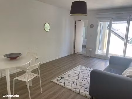 t2 meuble nantes zola / proce avec terrasse & parking