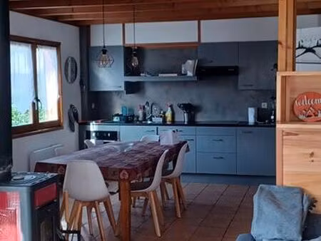 nouveau: coup de cœur à morillon : triplex lumineux avec jardin dans chalet de 3 logements