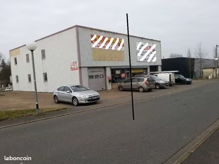 local commercial tout commerce  ex. controle technique