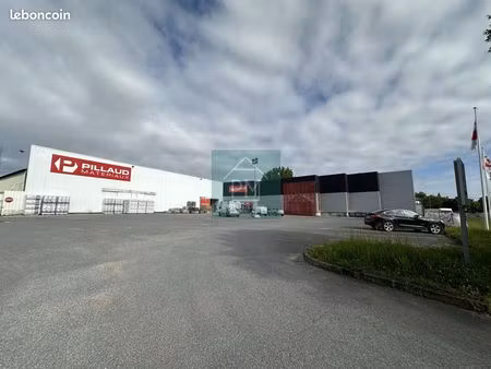 local commercial 850 m² péronne