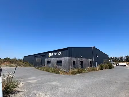 bâtiment 800 m2 à louer ou à vendre
