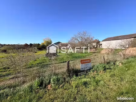 terrain 1697 m² guesnes