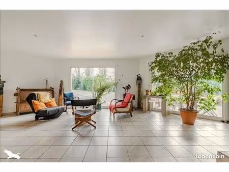 maison 9 pièces 160 m²