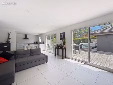 maison 5 pièces 138 m²