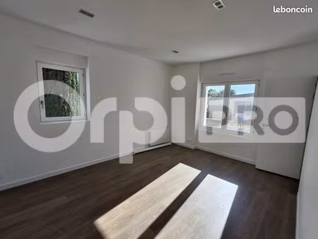 bureau 72 m²
