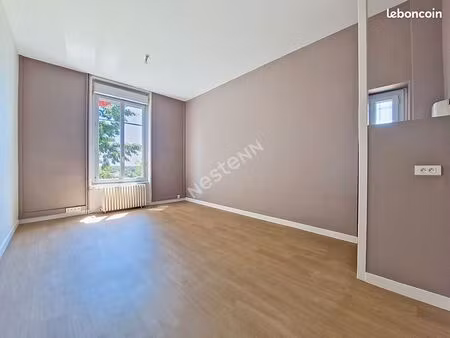 bureaux 20 m² mauves sur loire