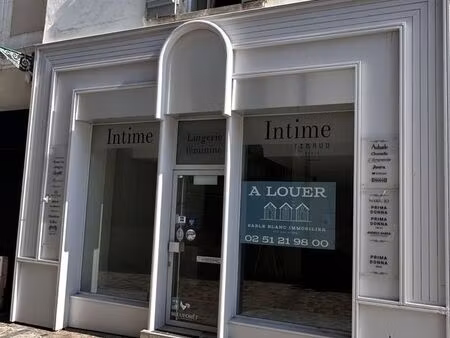 local commercial 75 m² les sables d'olonne