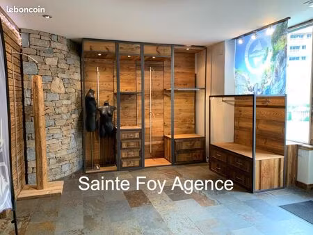 situé au cœur même du village de sainte foy