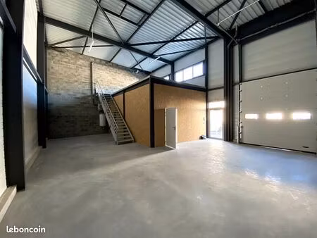 local 179 m² treillieres