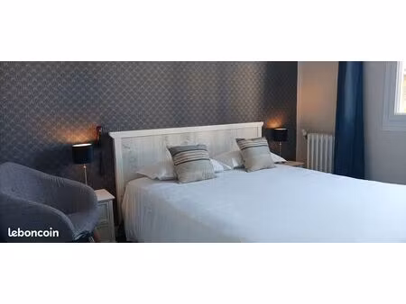 a vendre hôtel bureau * 670m² bord de mer