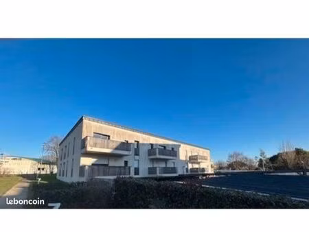 ? appartement t2  balcon terrasse ?