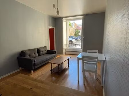 t2 meublé 38 m² + parking – centre poitiers – proche gare & facs