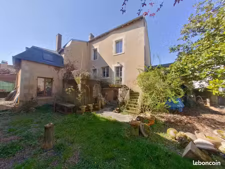maison de ville 7 pièces 219 m²