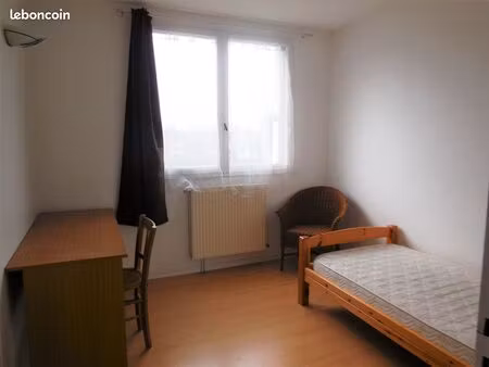 chambre meublée dans appartement calme bruges limitrophe bordeaux