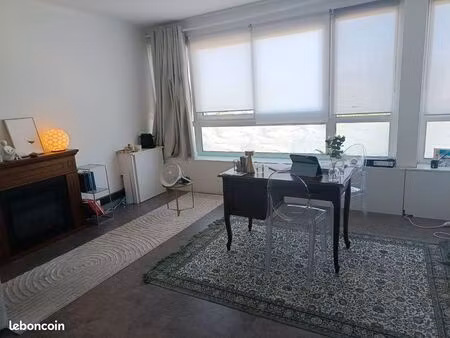 agréable et spacieux bureau de 33 m2+entree de 12m2 centre ville annecy