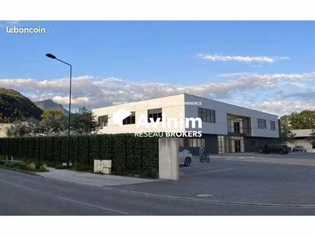 local 521 m² marnaz