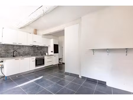 location appartement 2 pièces 43 m² à fayence (83440)  568 €
