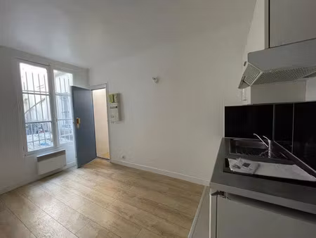 location appartement 1 pièce 18 m² à paris 18ème (75018)  590 €