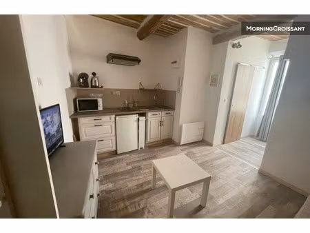 location meublée appartement 1 pièce 17 m² à lorgues (83510)  450 €