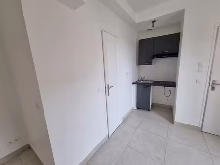 location appartement 1 pièce 16 m² à vitry-sur-seine (94400)  610 €