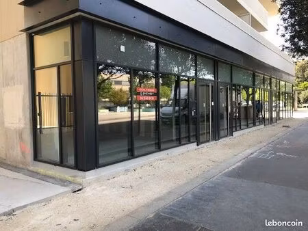 local commercial 63 m²