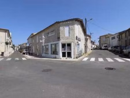 vente bureaux et commerces à meschers-sur-gironde (17132) : à vendre / meschers-sur-girond
