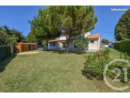 maison 8 pièces 151 m²