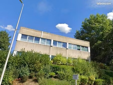 bureau 56 m²
