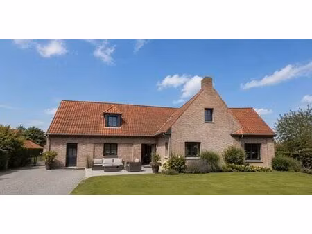 maison de luxe 6 chambres en vente à cysoing  hauts-de-france