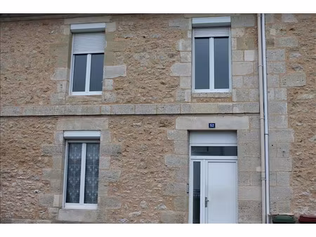 location appartement 3 pièces 76 m² à preignac (33210)  593 €