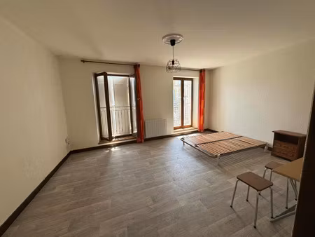 location appartement 1 pièce 27 m² à agen (47000)