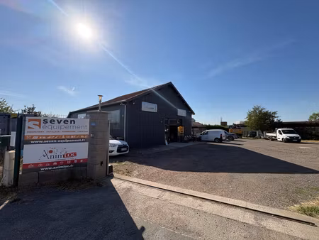 local commercial lentigny 190 m2