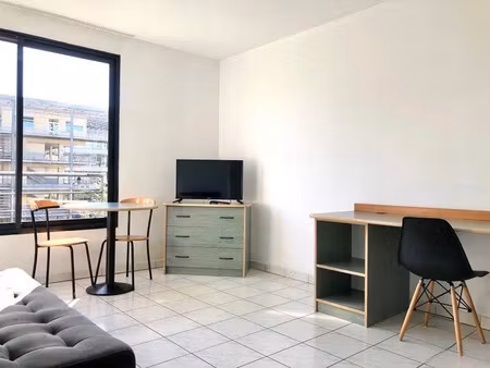 location meublée appartement 2 pièces 39 m² à montpellier (34000)  835 €