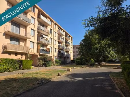 t4 rénové de 83 8 m² avec vue et balcon